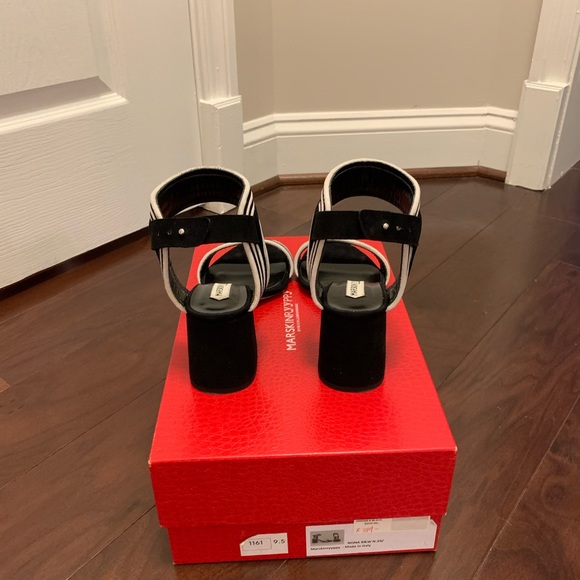 Marskinryyppy 9 Black Winona II Suede Sandals - Picture 4 of 7